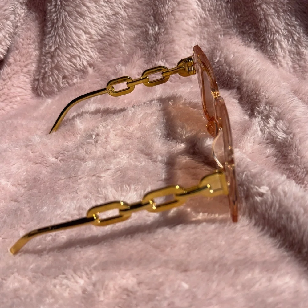 ✨ Rosé All Day Babe Sunglasses – Pink Gold Chainlink Glam - Picture 2 of 4